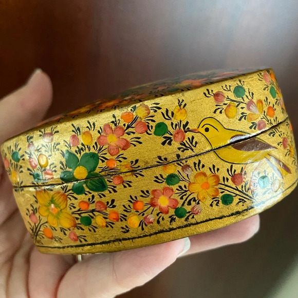 Vintage Hand Painted Lacquered Heart Shaped Wooden Trinket Box Kashmir India - Picture 3 of 11